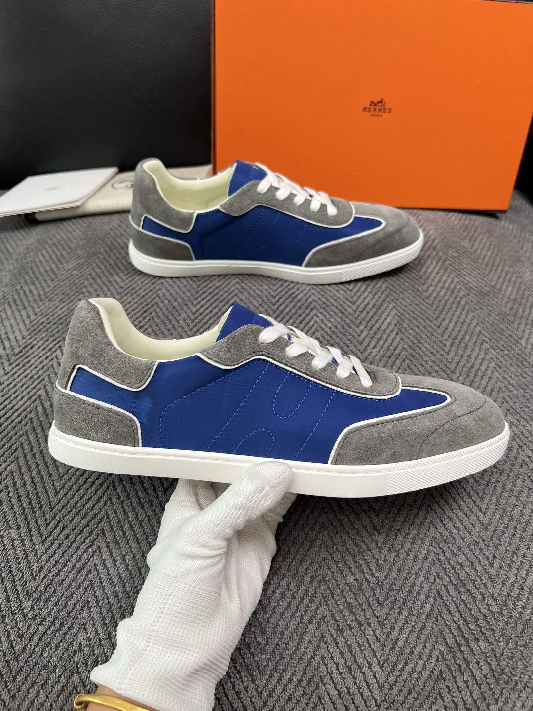 Hermes  高品质  顶级工艺品  爱马仕 专柜同步发售原厂配置，意大利进口原版牛皮面料，高品质拼接工艺，全进口水染