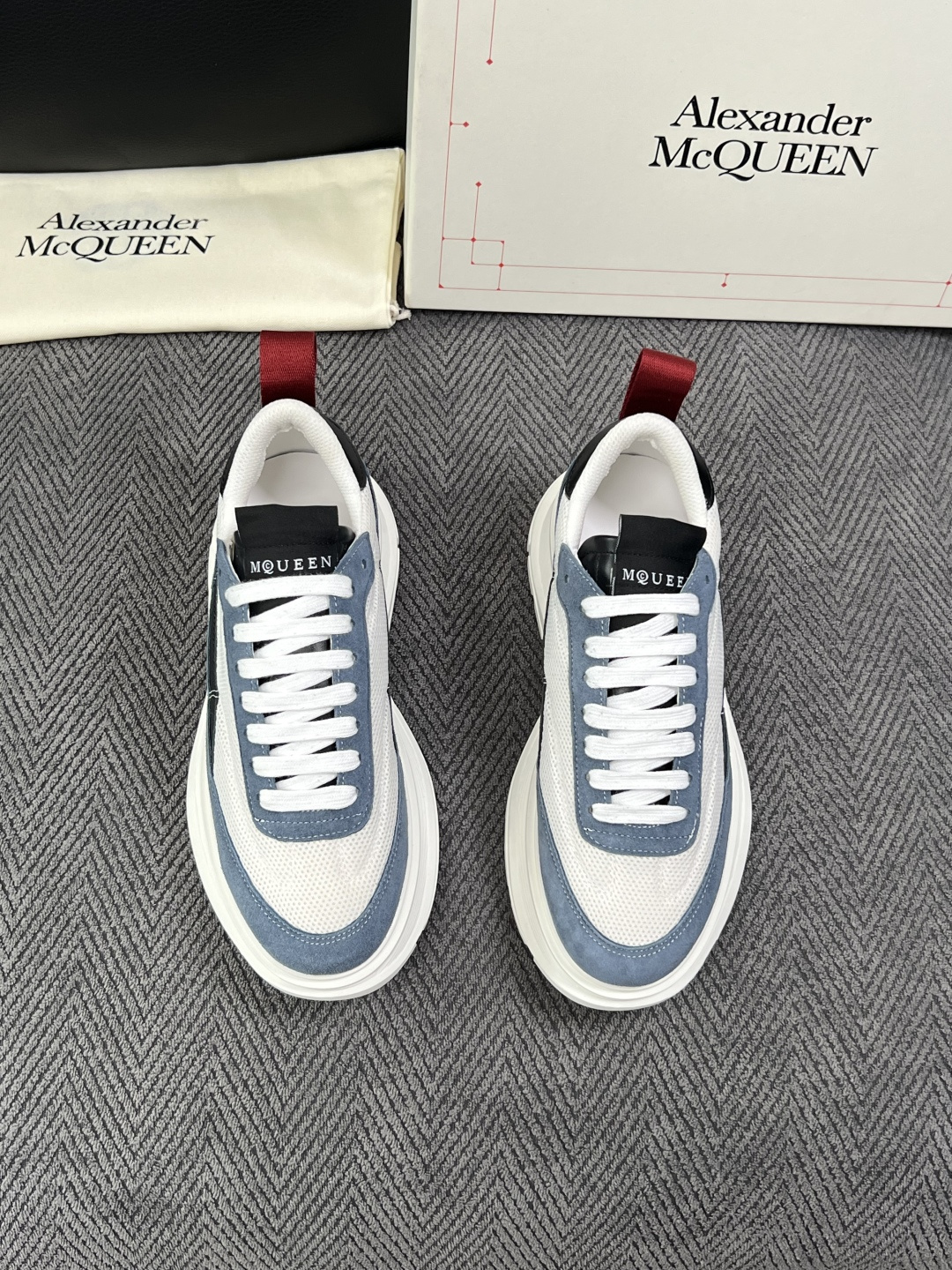 Alexander McQueen  高品质  顶级工艺品  麦昆  专柜同步 原厂配置，意大利进口原版牛皮面料，高品质