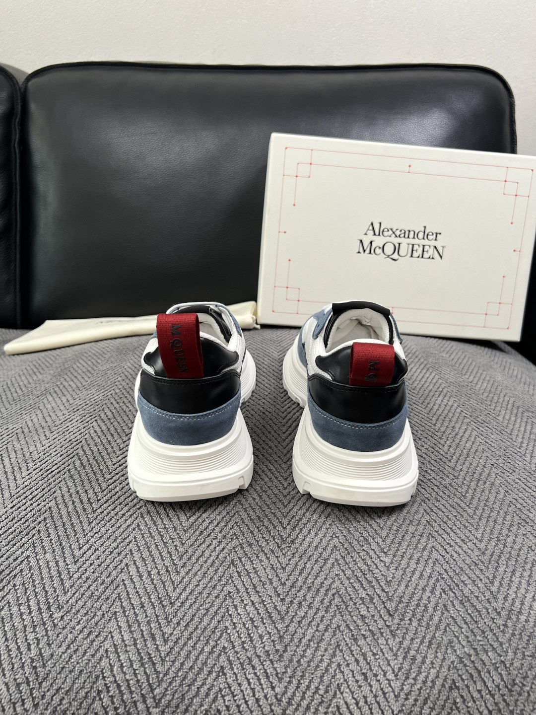 Alexander McQueen  高品质  顶级工艺品  麦昆  专柜同步 原厂配置，意大利进口原版牛皮面料，高品质