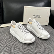 Alexander McQueen 高品质 顶级工艺品 麦昆 专柜同步 原厂配置,意大利进口原版牛皮面料,高品质 Alexander McQueen 高品质 顶级工艺品 麦昆 专柜同步 原厂配置,意大利进口原版牛皮面料,高品质