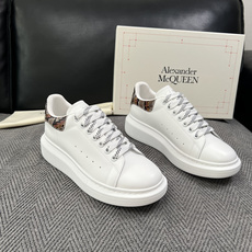 Alexander McQueen 高品质 顶级工艺品 麦昆 专柜同步 原厂配置,意大利进口原版牛皮面料,高品质 Alexander McQueen 高品质 顶级工艺品 麦昆 专柜同步 原厂配置,意大利进口原版牛皮面料,高品质