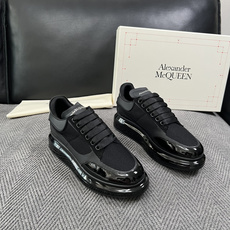 Alexander McQueen 高品质 顶级工艺品 麦昆 专柜同步 原厂配置,意大利进口原版牛皮面料,高品质 Alexander McQueen 高品质 顶级工艺品 麦昆 专柜同步 原厂配置,意大利进口原版牛皮面料,高品质