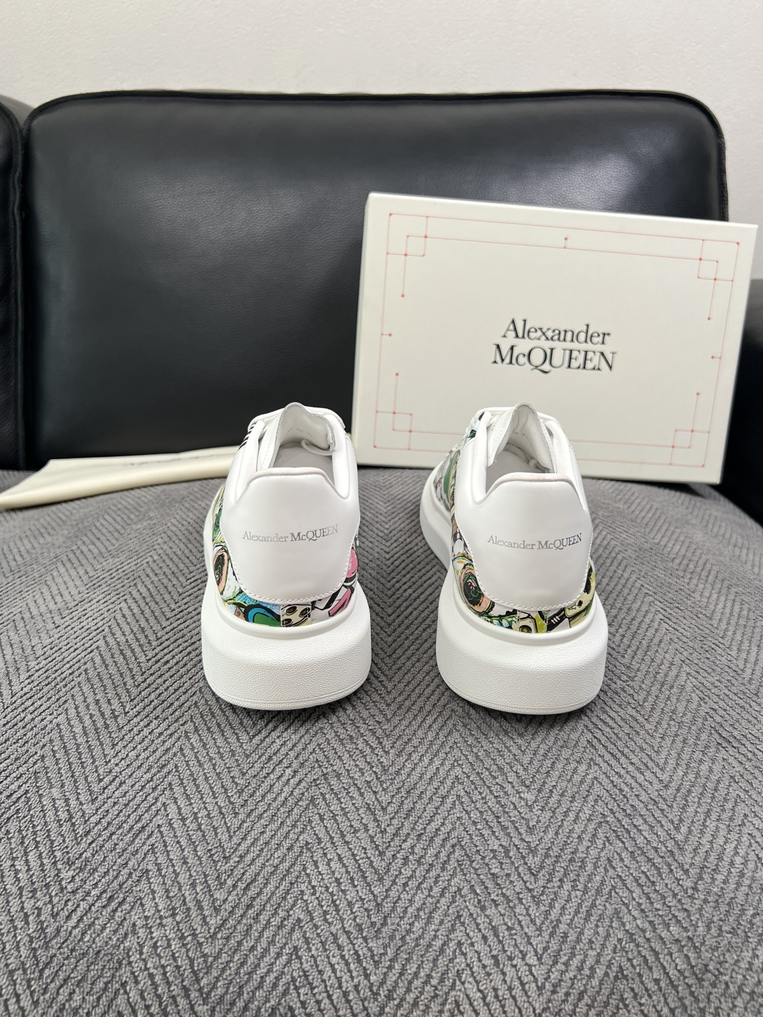 Alexander McQueen  高品质  顶级工艺品  麦昆  专柜同步 原厂配置，意大利进口原版牛皮面料，高品质