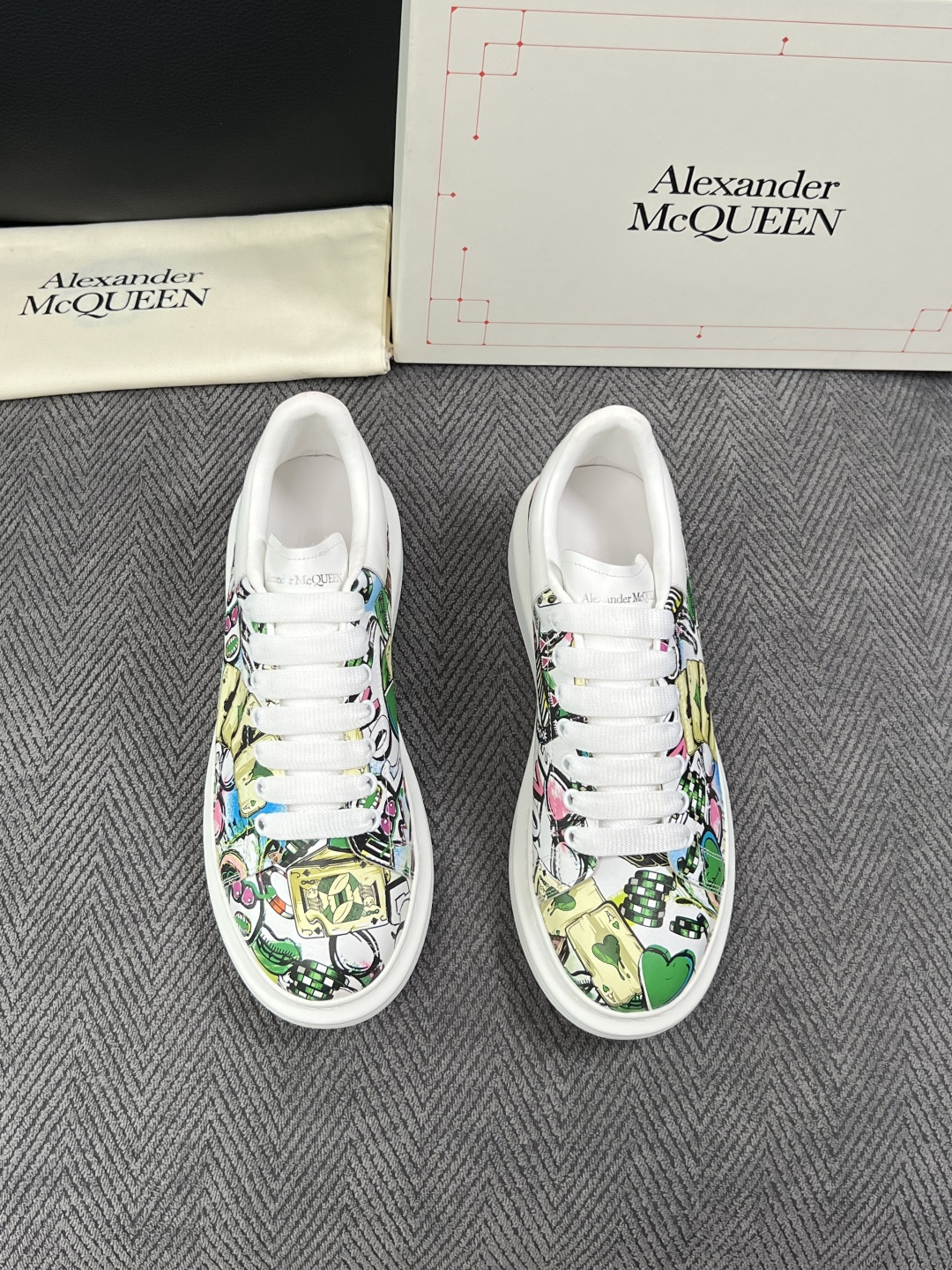Alexander McQueen  高品质  顶级工艺品  麦昆  专柜同步 原厂配置，意大利进口原版牛皮面料，高品质