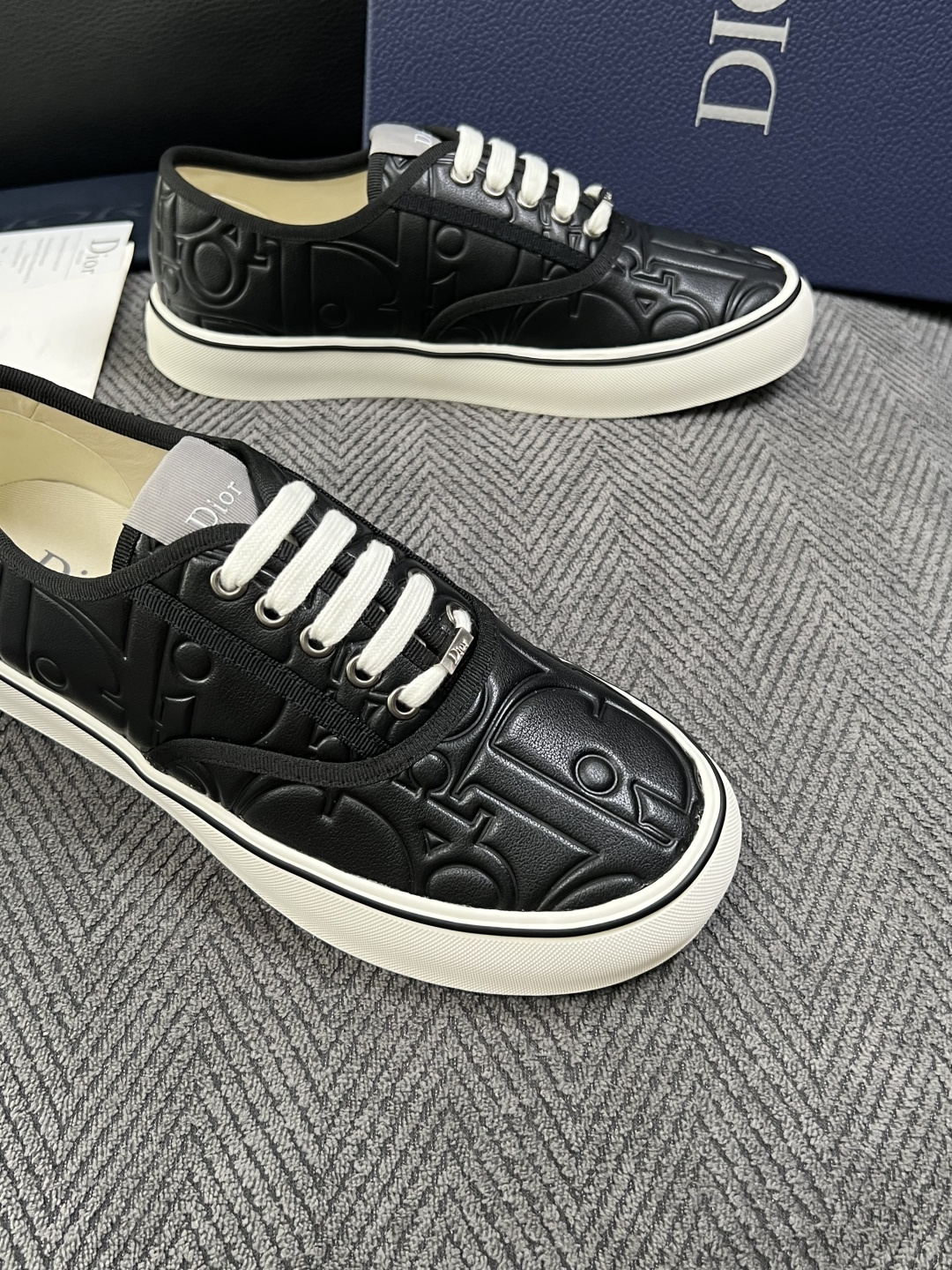 Dior 顶级工艺品 迪奥  专柜同步 原厂配置，意大利进口原版牛皮面料，透气舒适进口水染牛里垫，鞋底：原厂特供原版底超
