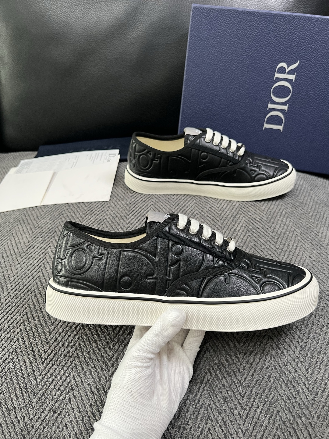 Dior 顶级工艺品 迪奥  专柜同步 原厂配置，意大利进口原版牛皮面料，透气舒适进口水染牛里垫，鞋底：原厂特供原版底超