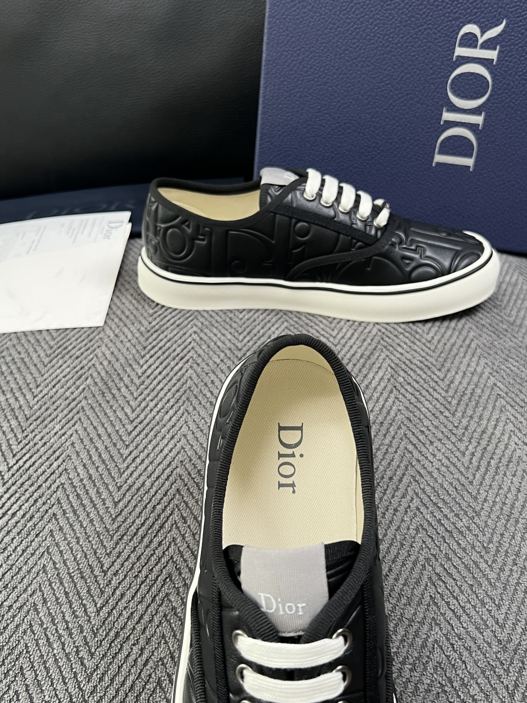 Dior 顶级工艺品 迪奥  专柜同步 原厂配置，意大利进口原版牛皮面料，透气舒适进口水染牛里垫，鞋底：原厂特供原版底超