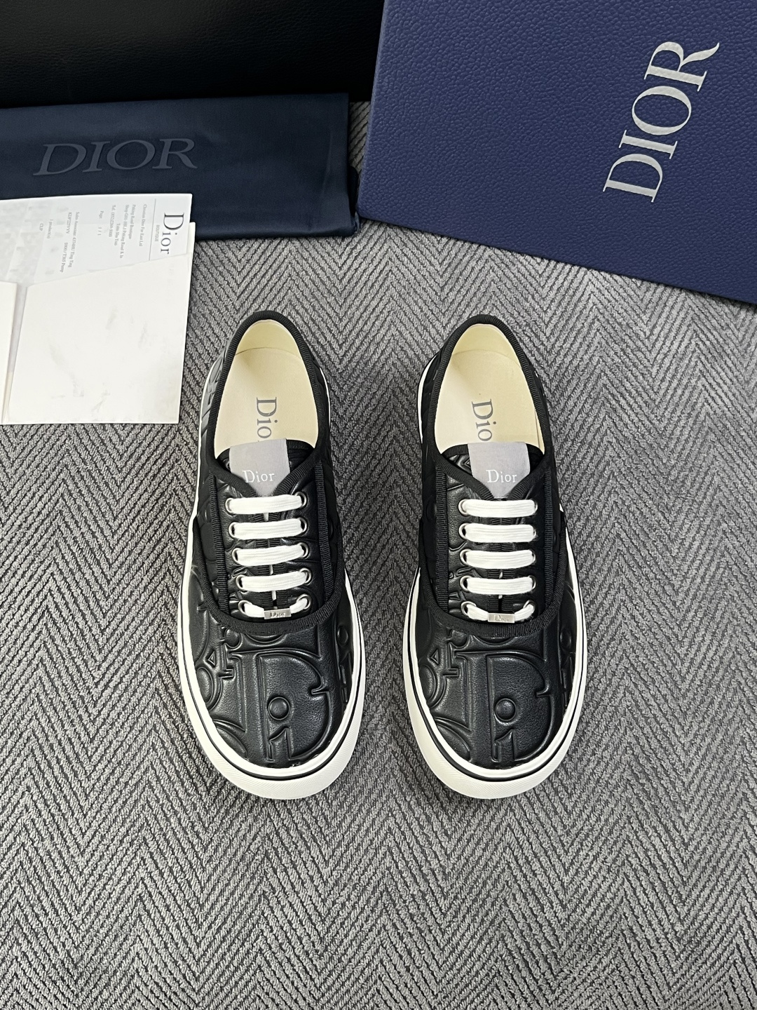 Dior 顶级工艺品 迪奥  专柜同步 原厂配置，意大利进口原版牛皮面料，透气舒适进口水染牛里垫，鞋底：原厂特供原版底超