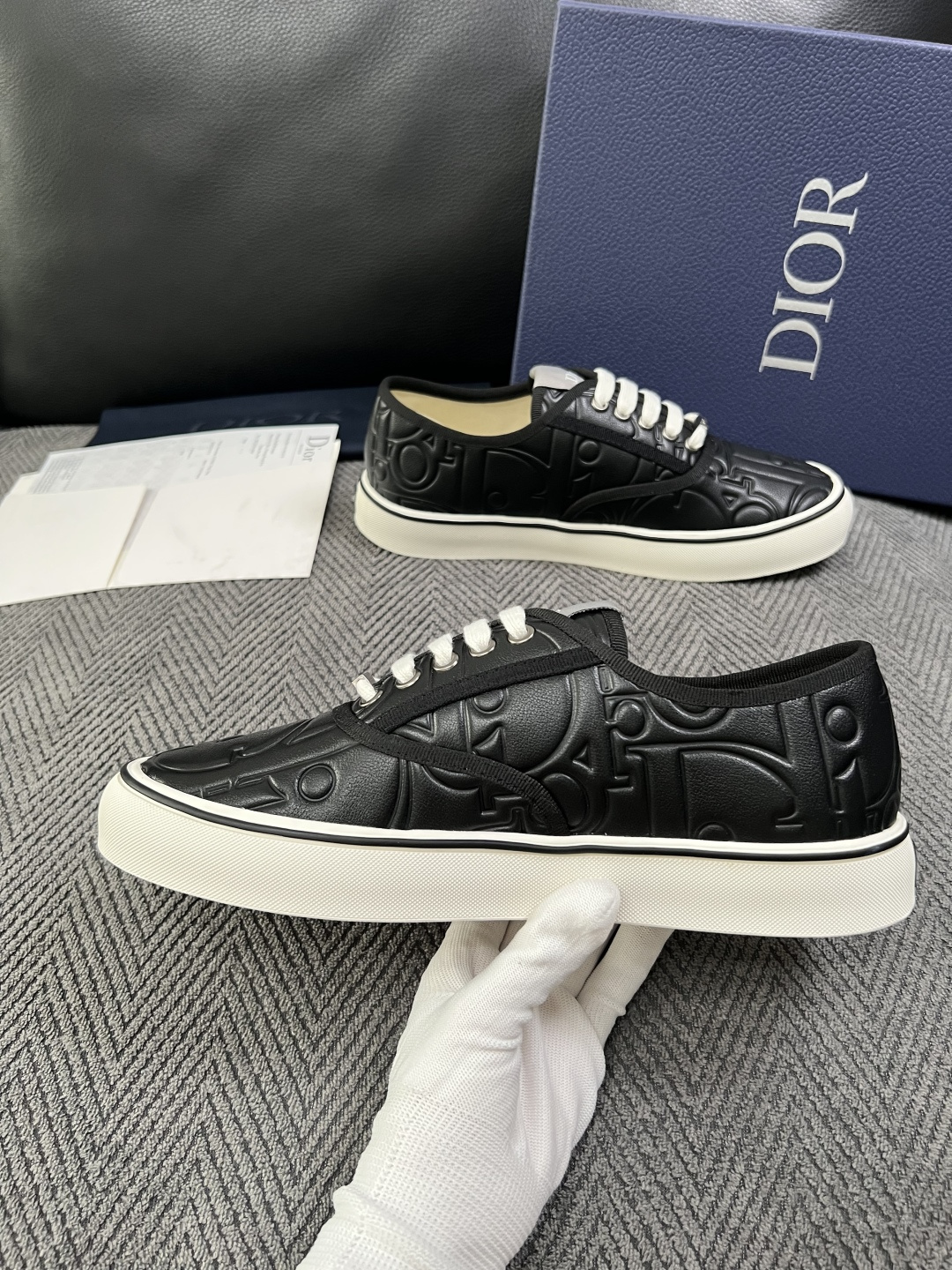 Dior 顶级工艺品 迪奥  专柜同步 原厂配置，意大利进口原版牛皮面料，透气舒适进口水染牛里垫，鞋底：原厂特供原版底超
