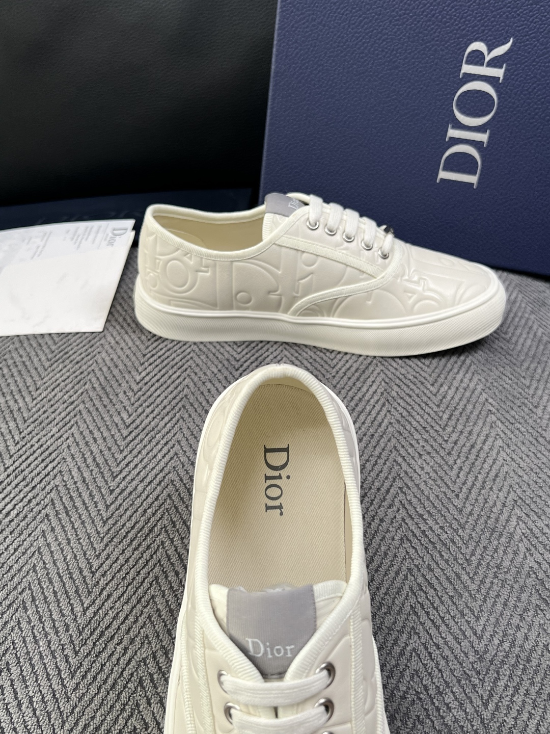 Dior 顶级工艺品 迪奥  专柜同步 原厂配置，意大利进口原版牛皮面料，透气舒适进口水染牛里垫，鞋底：原厂特供原版底超