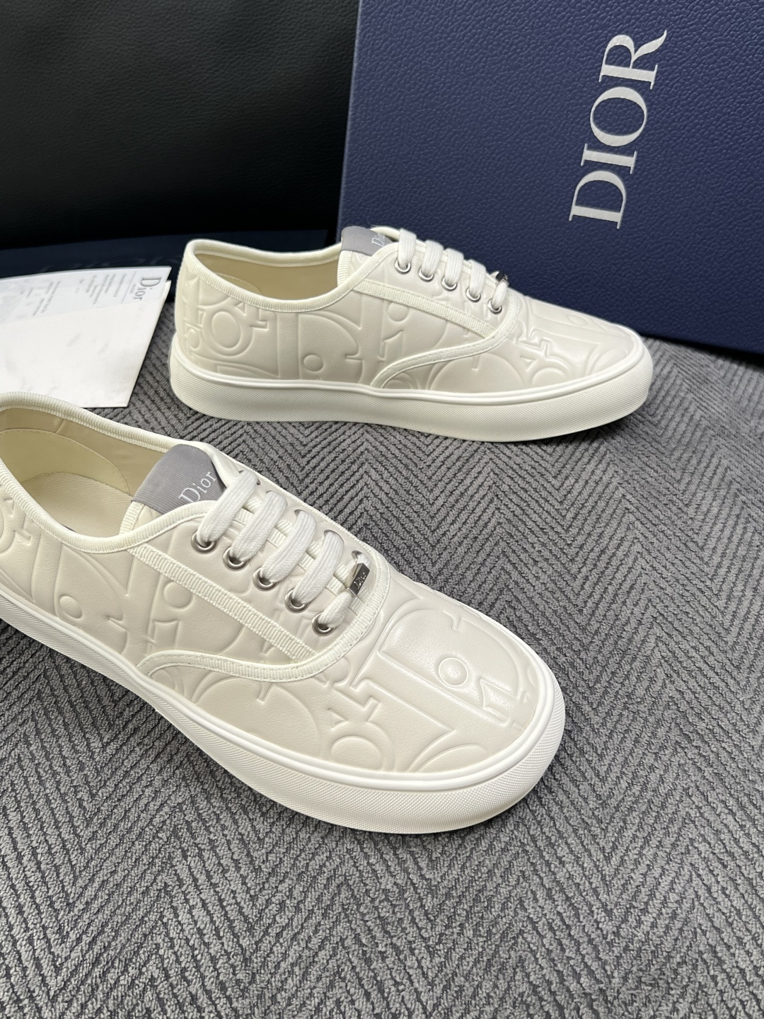 Dior 顶级工艺品 迪奥  专柜同步 原厂配置，意大利进口原版牛皮面料，透气舒适进口水染牛里垫，鞋底：原厂特供原版底超