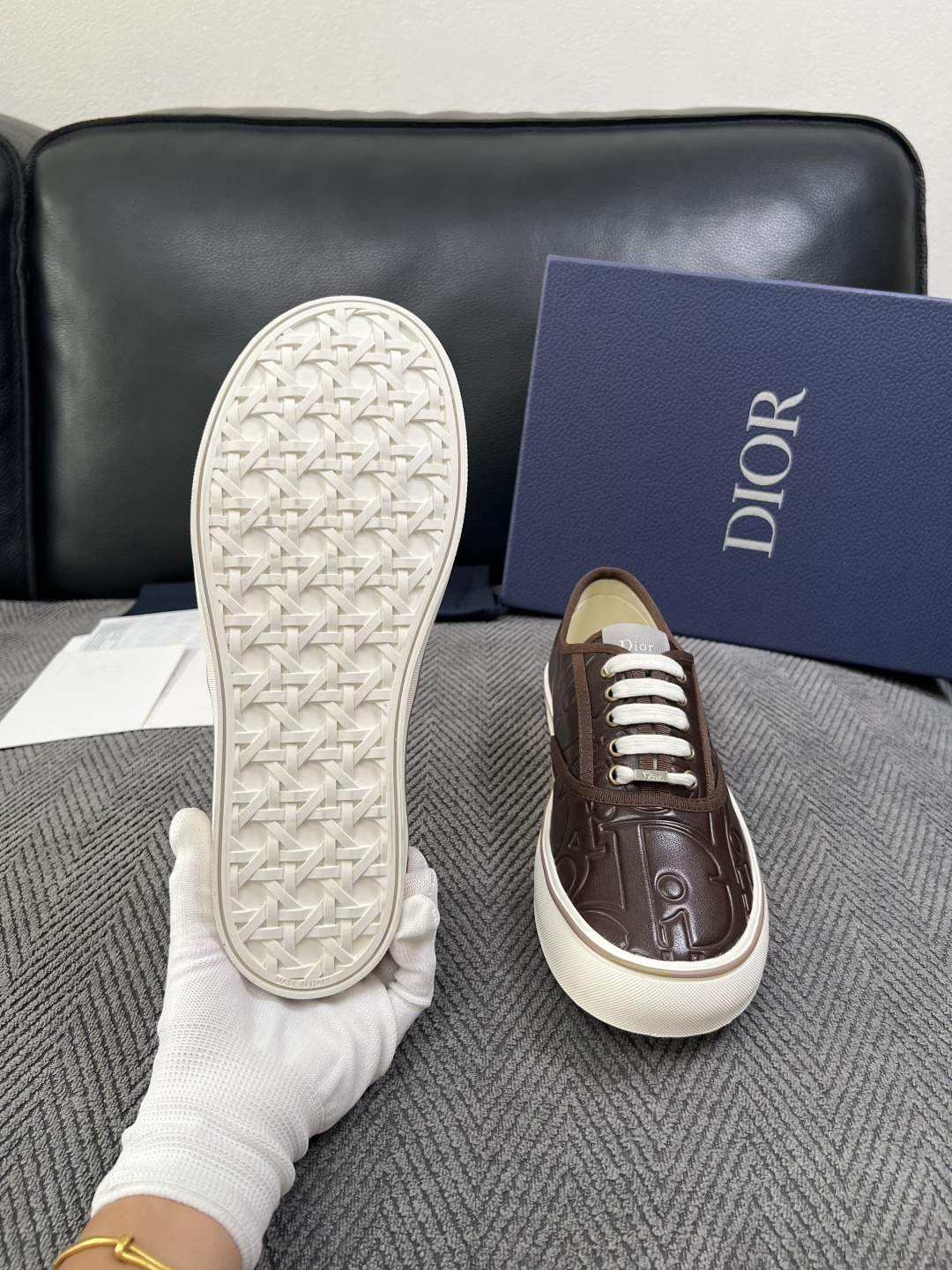 Dior 顶级工艺品 迪奥  专柜同步 原厂配置，意大利进口原版牛皮面料，透气舒适进口水染牛里垫，鞋底：原厂特供原版底超