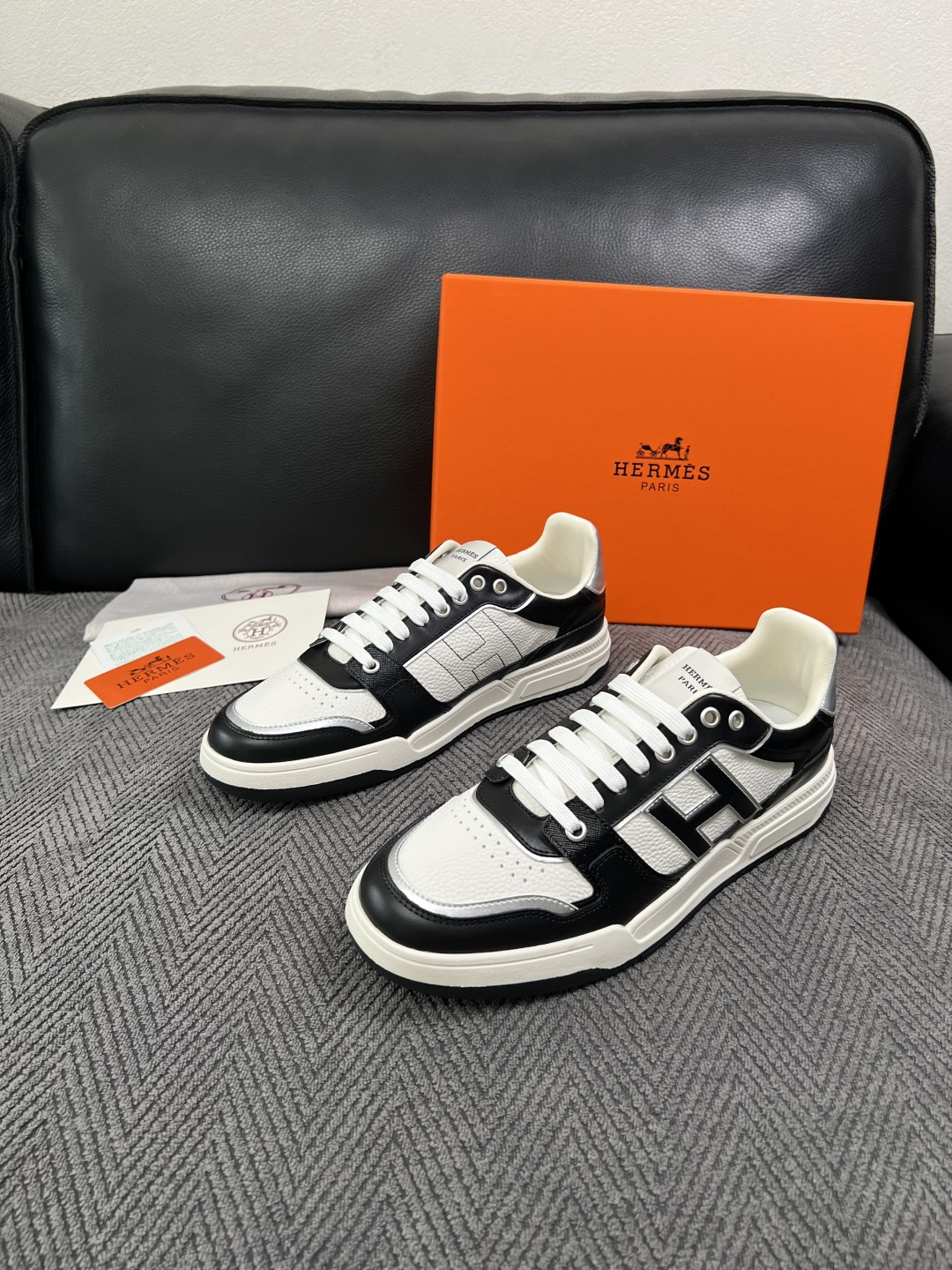 Hermes  高品质  顶级工艺品  爱马仕 专柜同步发售原厂配置，意大利进口原版牛皮面料，高品质拼接工艺，全进口水染