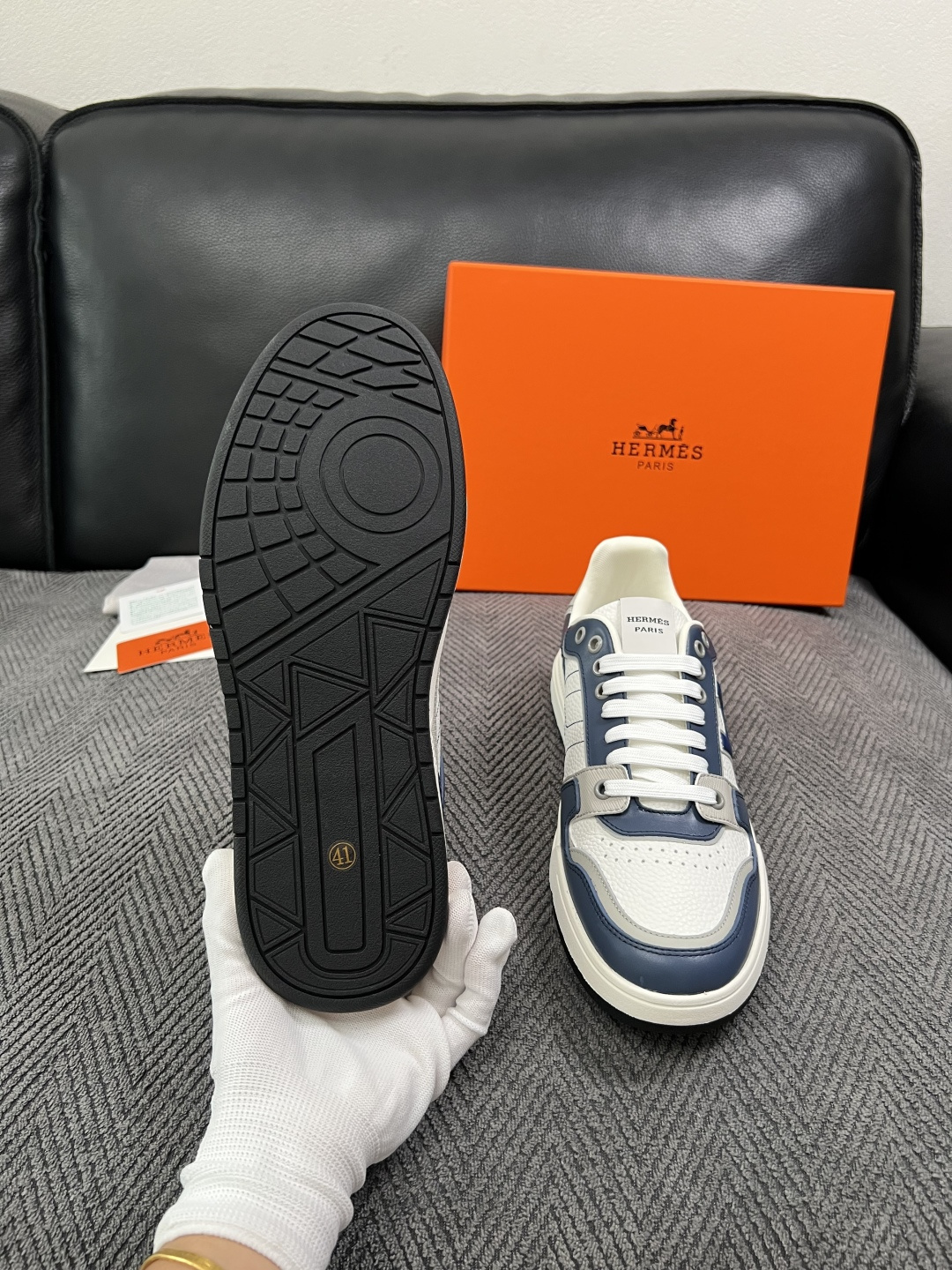 Hermes  高品质  顶级工艺品  爱马仕 专柜同步发售原厂配置，意大利进口原版牛皮面料，高品质拼接工艺，全进口水染