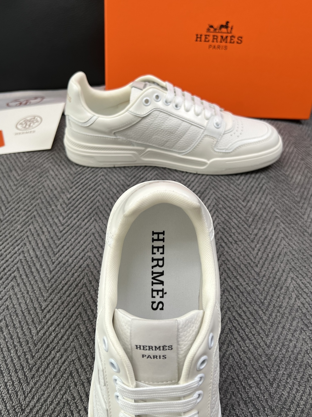 Hermes  高品质  顶级工艺品  爱马仕 专柜同步发售原厂配置，意大利进口原版牛皮面料，高品质拼接工艺，全进口水染