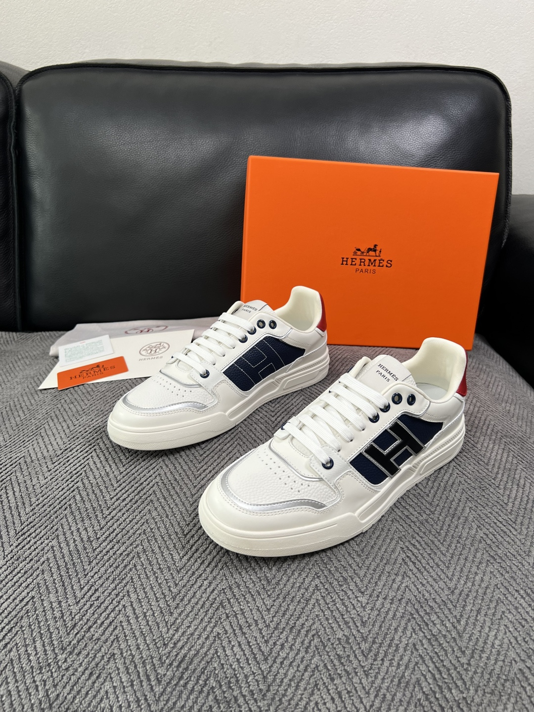 Hermes  高品质  顶级工艺品  爱马仕 专柜同步发售原厂配置，意大利进口原版牛皮面料，高品质拼接工艺，全进口水染