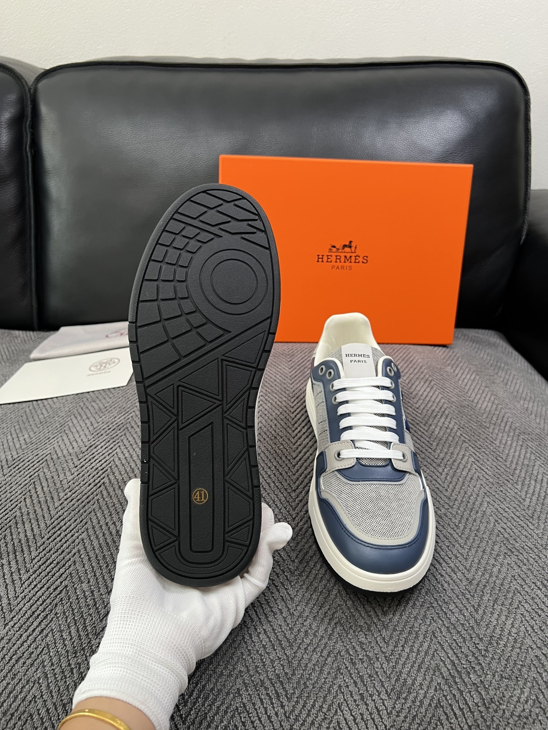 Hermes  高品质  顶级工艺品  爱马仕 专柜同步发售原厂配置，意大利进口原版牛皮面料，高品质拼接工艺，全进口水染