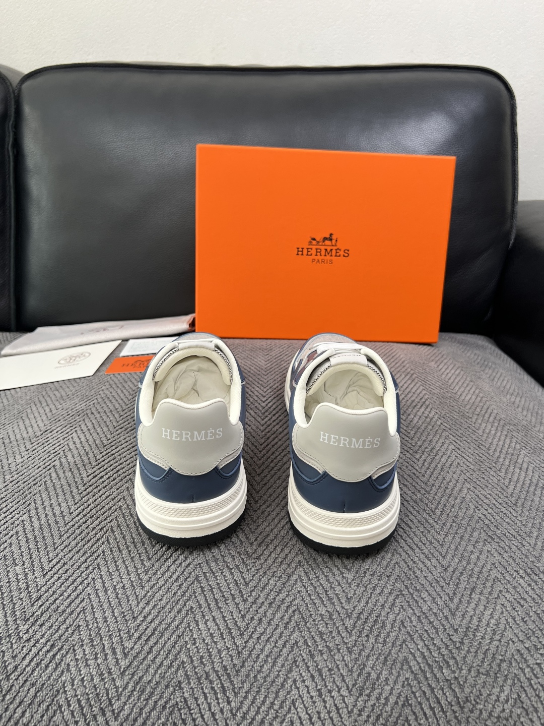 Hermes  高品质  顶级工艺品  爱马仕 专柜同步发售原厂配置，意大利进口原版牛皮面料，高品质拼接工艺，全进口水染
