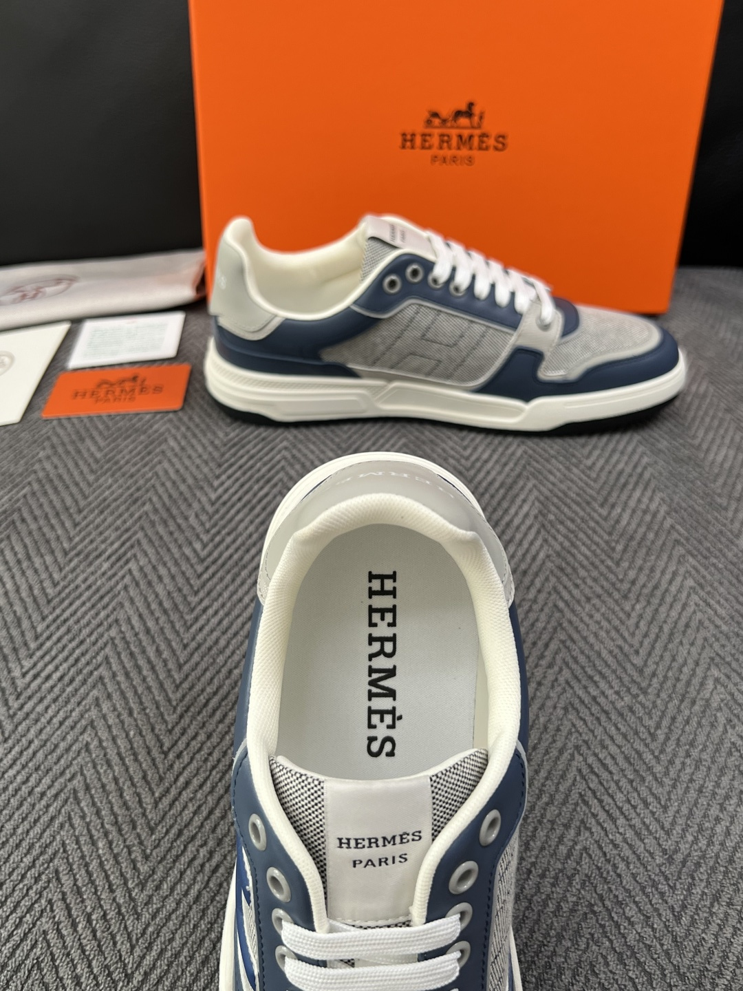 Hermes  高品质  顶级工艺品  爱马仕 专柜同步发售原厂配置，意大利进口原版牛皮面料，高品质拼接工艺，全进口水染
