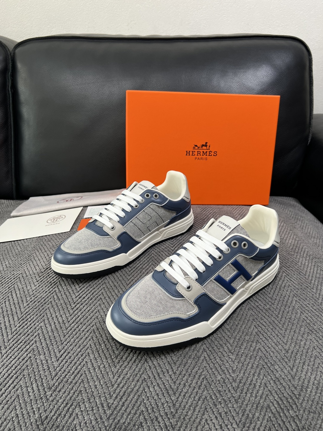 Hermes  高品质  顶级工艺品  爱马仕 专柜同步发售原厂配置，意大利进口原版牛皮面料，高品质拼接工艺，全进口水染