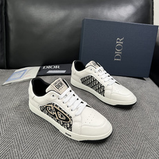 Dior 高品质 顶级工艺品 迪奥 专柜同步 原厂配置,意大利进口原版牛皮面料,透气舒适进口水染牛里垫,鞋底:原厂 Dior 高品质 顶级工艺品 迪奥 专柜同步 原厂配置,意大利进口原版牛皮面料,透气舒适进口水染牛里垫,鞋底:原厂