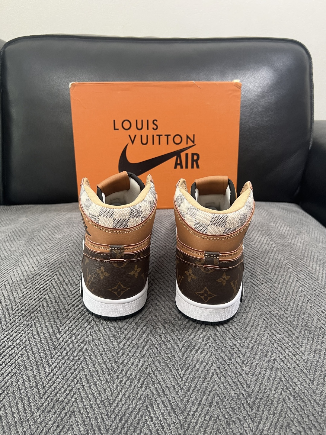 Lv联名nike  高品质  顶级工艺品  路易威登联名，靴子专柜同步，鞋面意大利进口，高品质拼接缤纷色彩复杂工艺品，进