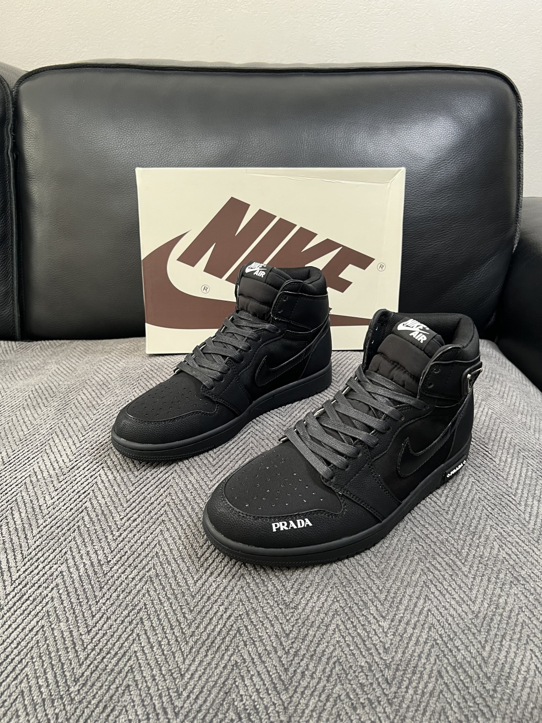Lv联名nike  高品质  顶级工艺品  路易威登联名，专柜同步，鞋面意大利进口，高品质拼接缤纷色彩复杂工艺品，进口水