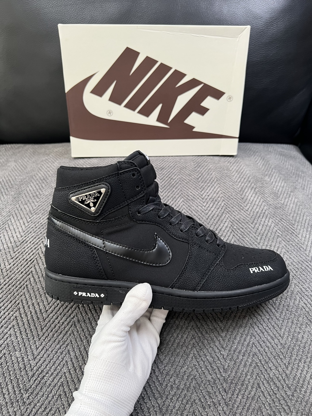 Lv联名nike  高品质  顶级工艺品  路易威登联名，专柜同步，鞋面意大利进口，高品质拼接缤纷色彩复杂工艺品，进口水