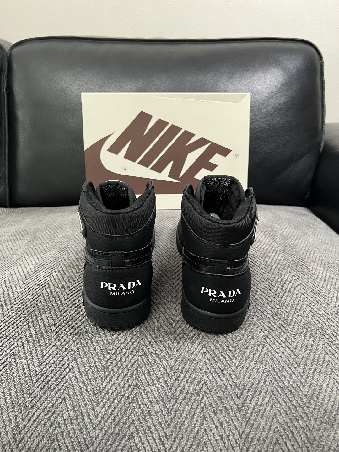 Lv联名nike  高品质  顶级工艺品  路易威登联名，专柜同步，鞋面意大利进口，高品质拼接缤纷色彩复杂工艺品，进口水