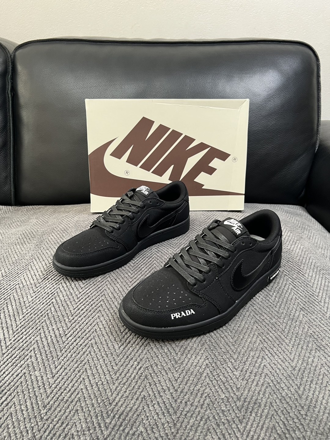 Lv联名nike  高品质  顶级工艺品  路易威登联名，专柜同步，鞋面意大利进口，高品质拼接缤纷色彩复杂工艺品，进口水