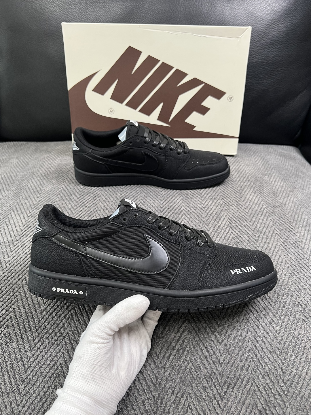 Lv联名nike  高品质  顶级工艺品  路易威登联名，专柜同步，鞋面意大利进口，高品质拼接缤纷色彩复杂工艺品，进口水