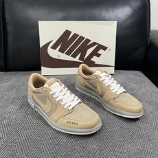 Lv联名nike 高品质 顶级工艺品 路易威登联名,专柜同步,鞋面意大利进口,高品质拼接缤纷色彩复杂工艺品,进口水 Lv联名nike 高品质 顶级工艺品 路易威登联名,专柜同步,鞋面意大利进口,高品质拼接缤纷色彩复杂工艺品,进口水