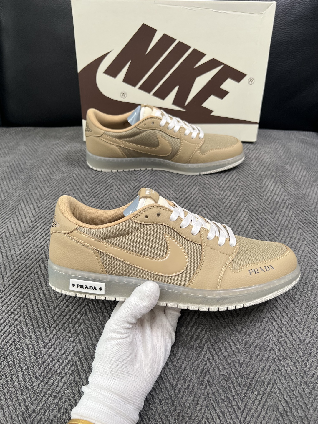 Lv联名nike  高品质  顶级工艺品  路易威登联名，专柜同步，鞋面意大利进口，高品质拼接缤纷色彩复杂工艺品，进口水