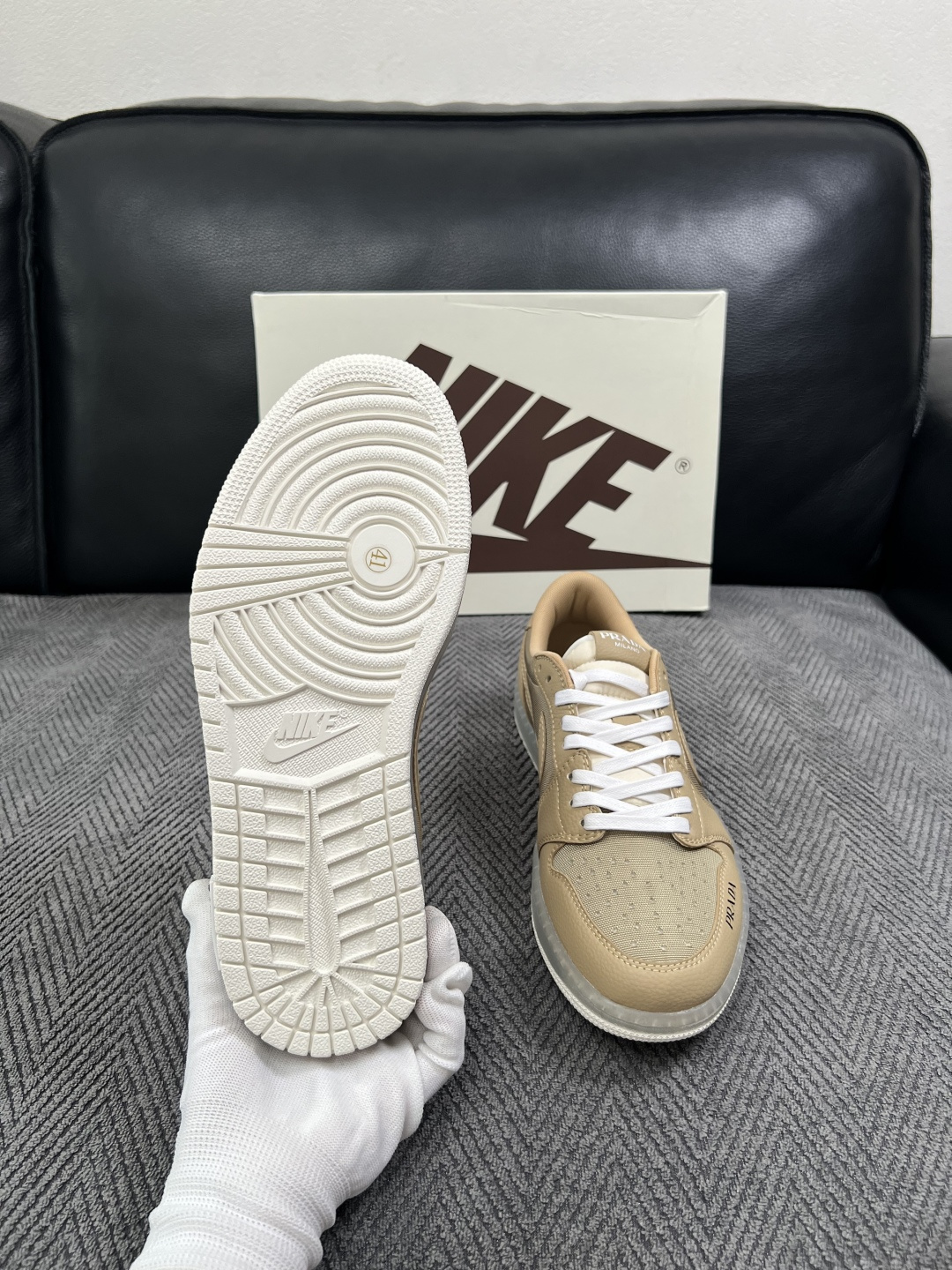 Lv联名nike  高品质  顶级工艺品  路易威登联名，专柜同步，鞋面意大利进口，高品质拼接缤纷色彩复杂工艺品，进口水