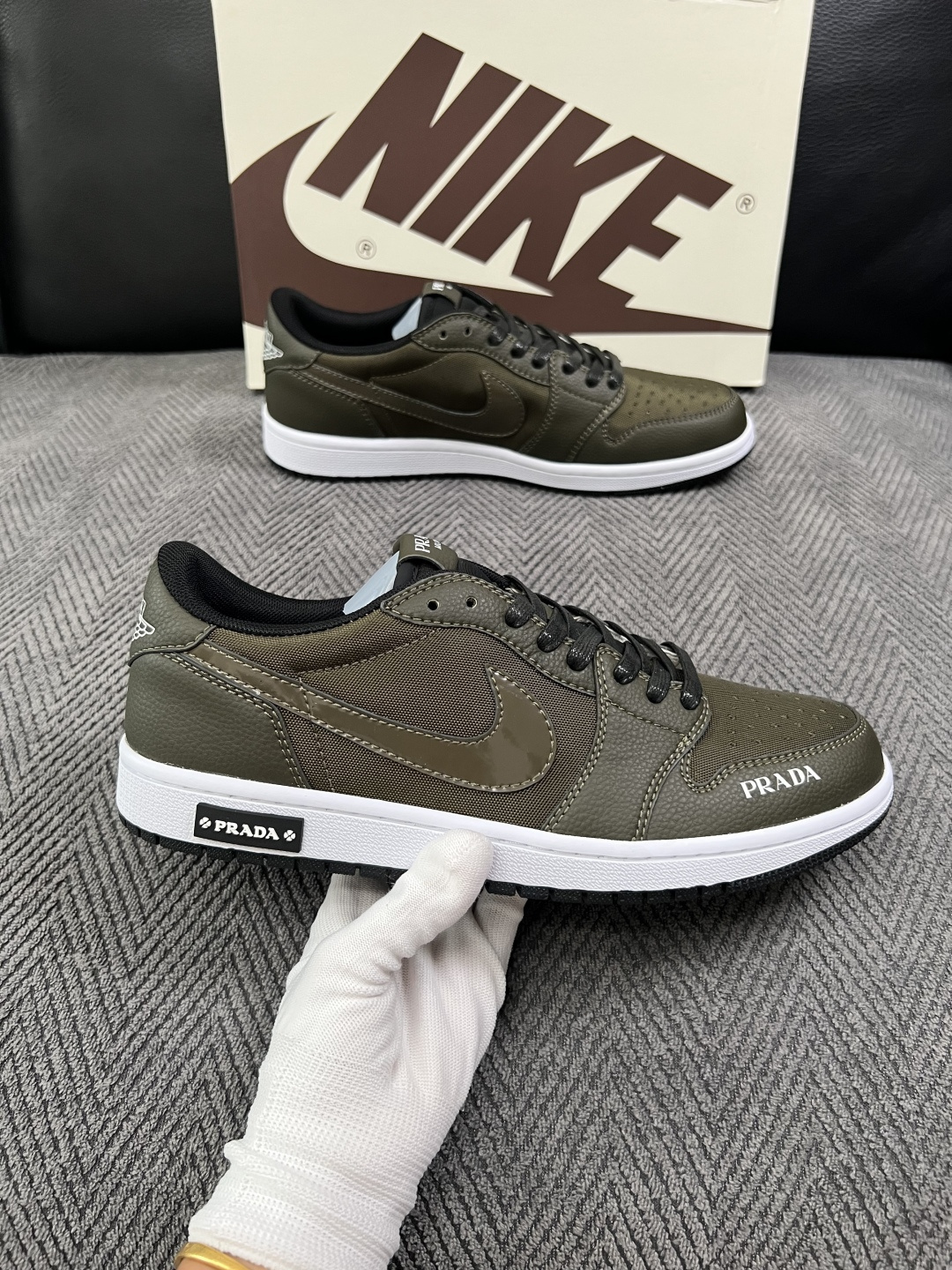 Lv联名nike  高品质  顶级工艺品  路易威登联名，专柜同步，鞋面意大利进口，高品质拼接缤纷色彩复杂工艺品，进口水
