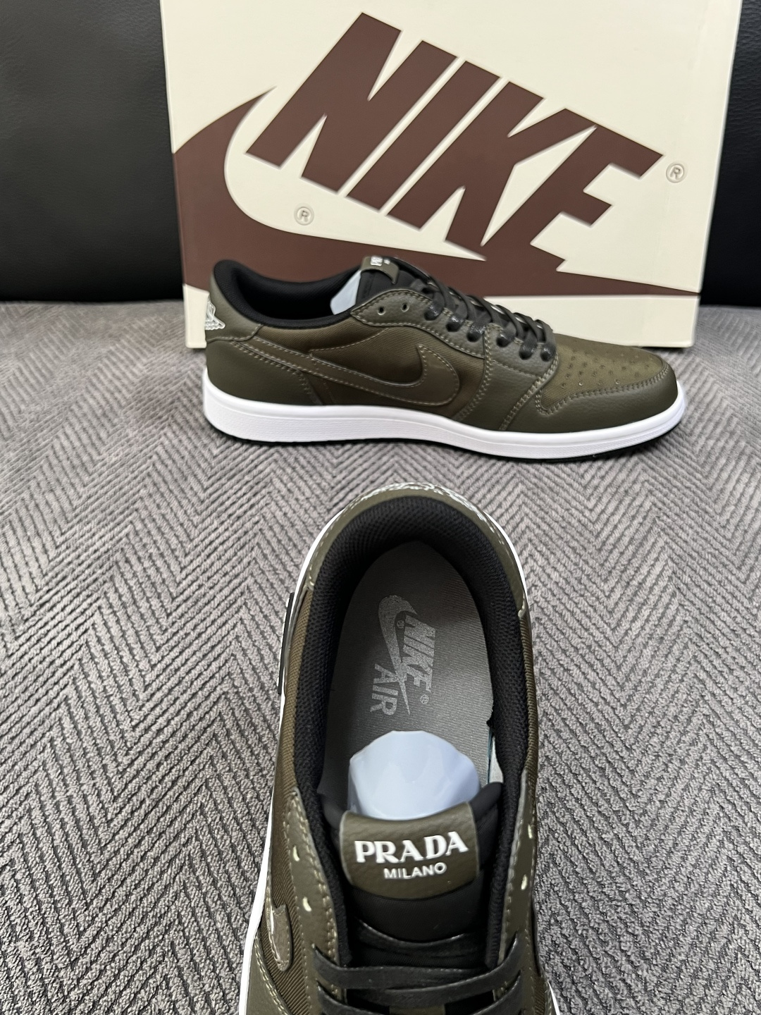 Lv联名nike  高品质  顶级工艺品  路易威登联名，专柜同步，鞋面意大利进口，高品质拼接缤纷色彩复杂工艺品，进口水