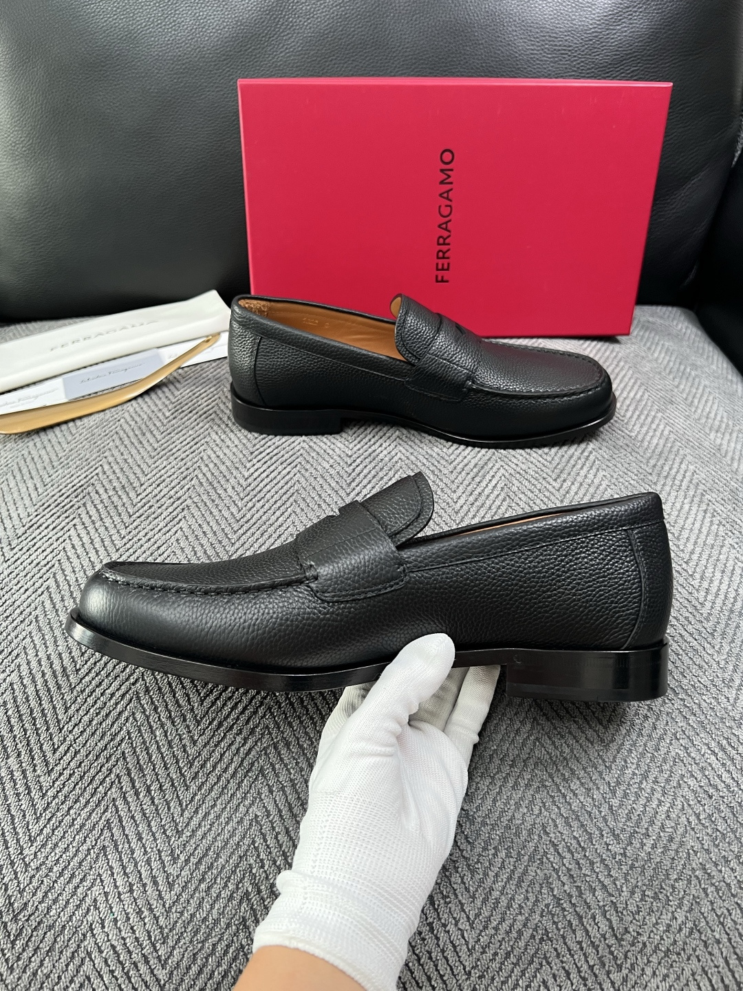 Ferragamo  高品质  顶级工艺品  菲拉格慕   皮鞋 专柜同步发售原厂配置，意大利进口原版牛皮，进口水染牛里