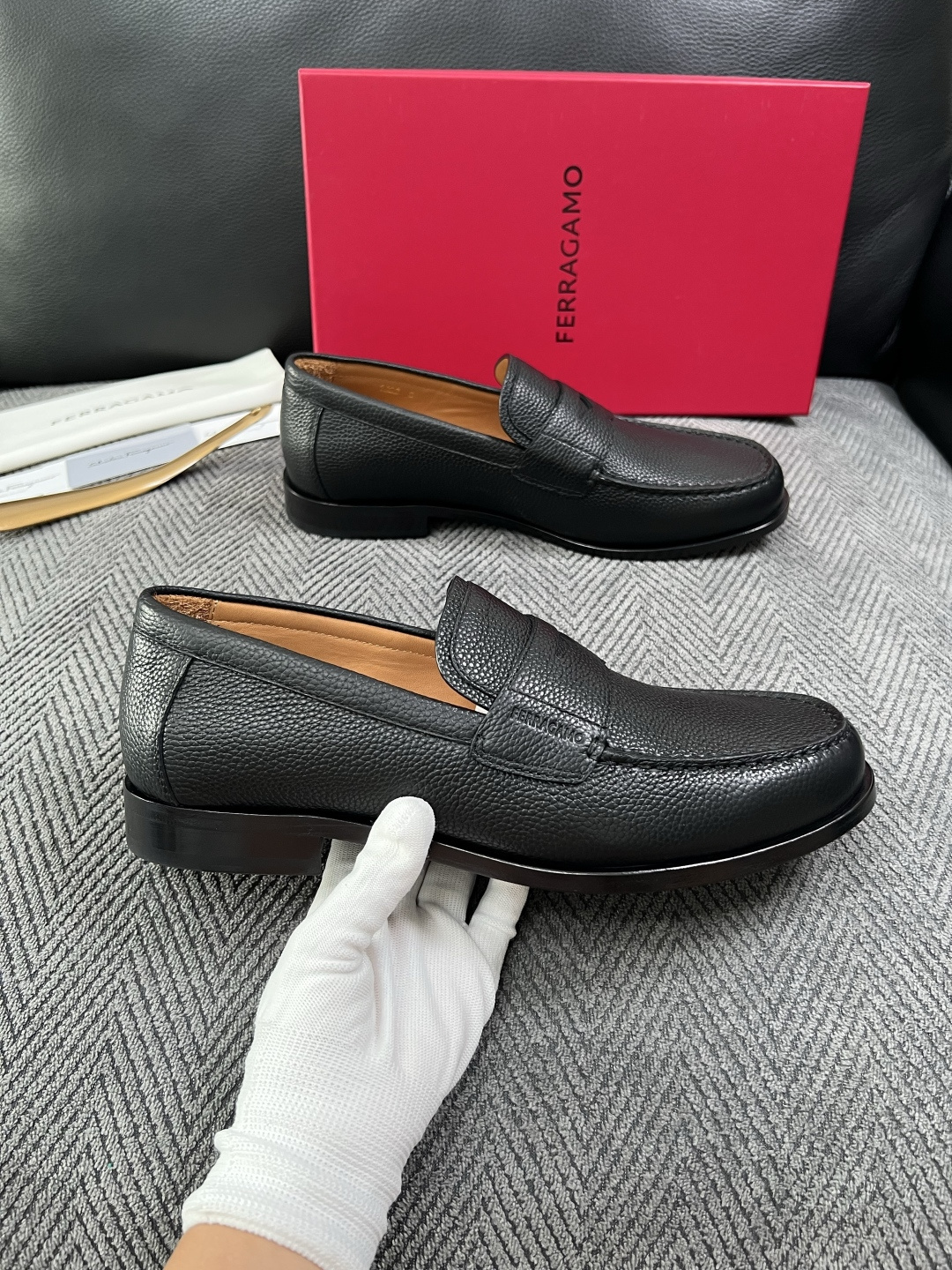 Ferragamo  高品质  顶级工艺品  菲拉格慕   皮鞋 专柜同步发售原厂配置，意大利进口原版牛皮，进口水染牛里