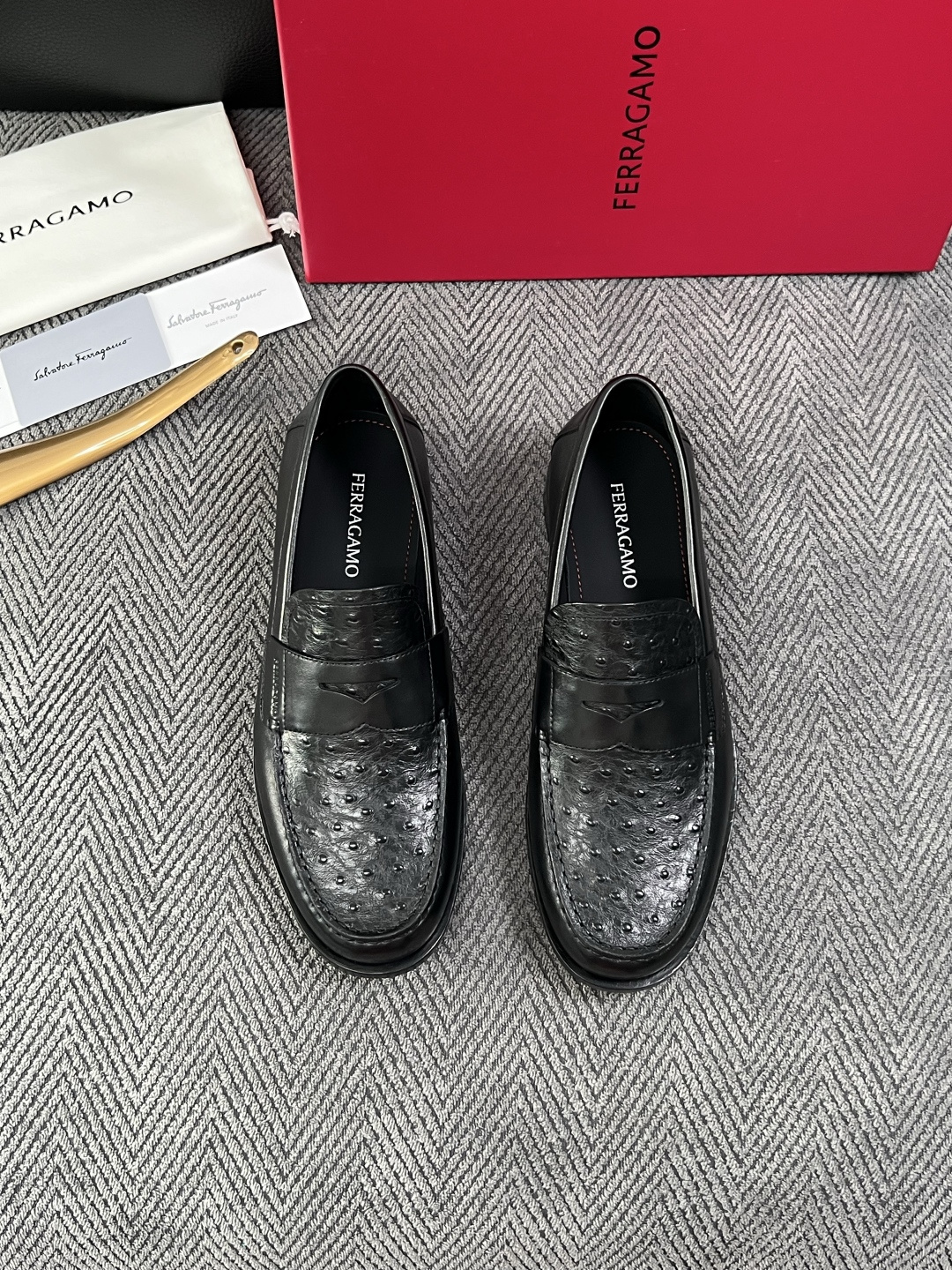 Ferragamo  高品质  顶级工艺品  菲拉格慕   皮鞋 专柜同步发售原厂配置，意大利进口原版牛皮，进口水染牛里
