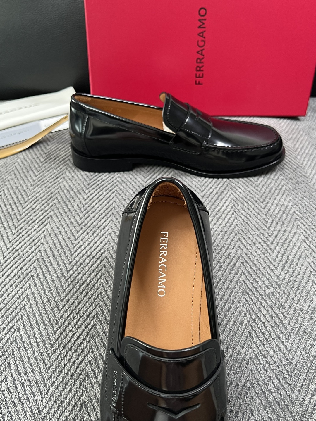 Ferragamo  高品质  顶级工艺品  菲拉格慕   皮鞋 专柜同步发售原厂配置，意大利进口原版牛皮，进口水染牛里