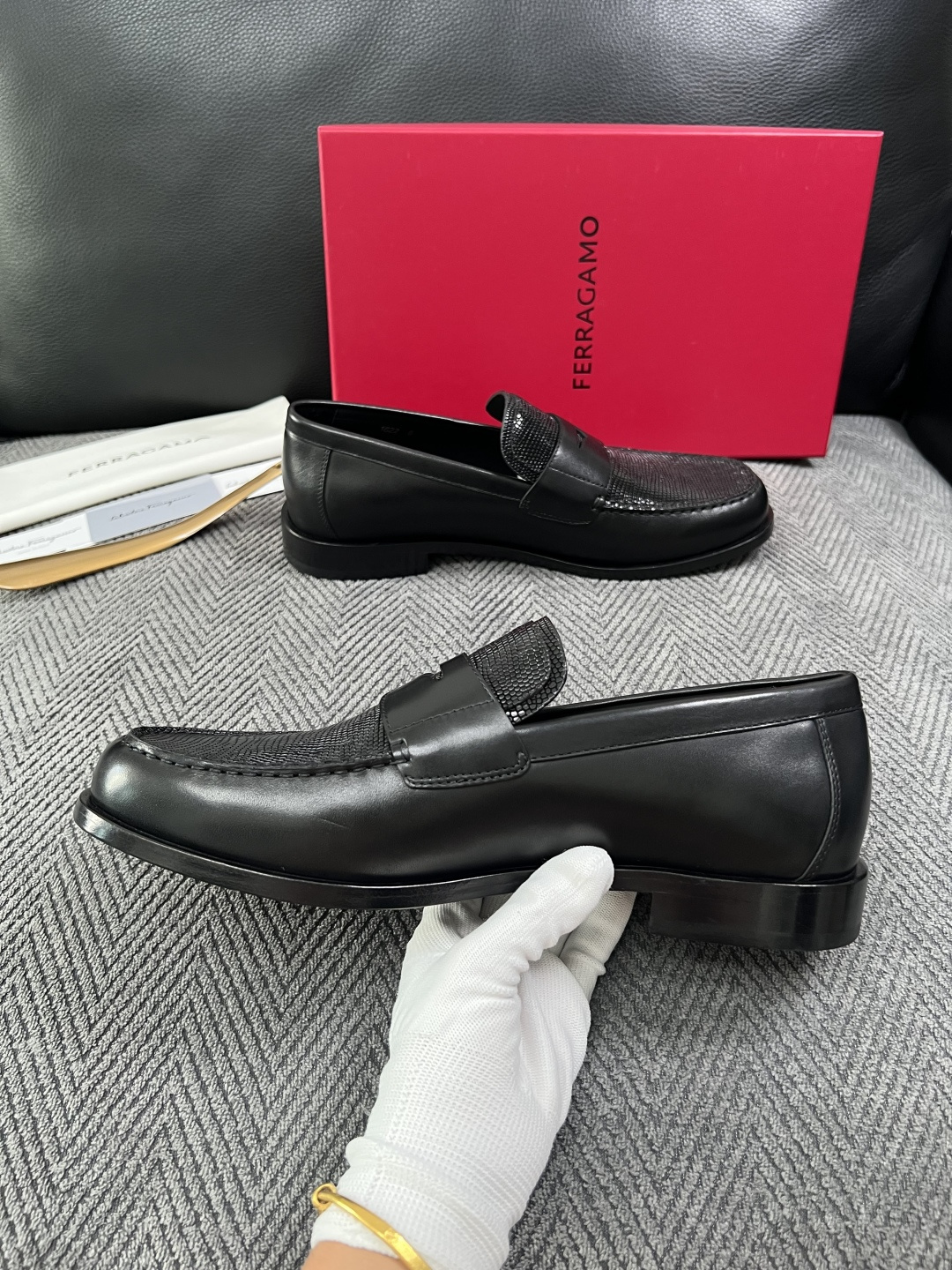 Ferragamo  高品质  顶级工艺品  菲拉格慕   皮鞋 专柜同步发售原厂配置，意大利进口原版牛皮，进口水染牛里