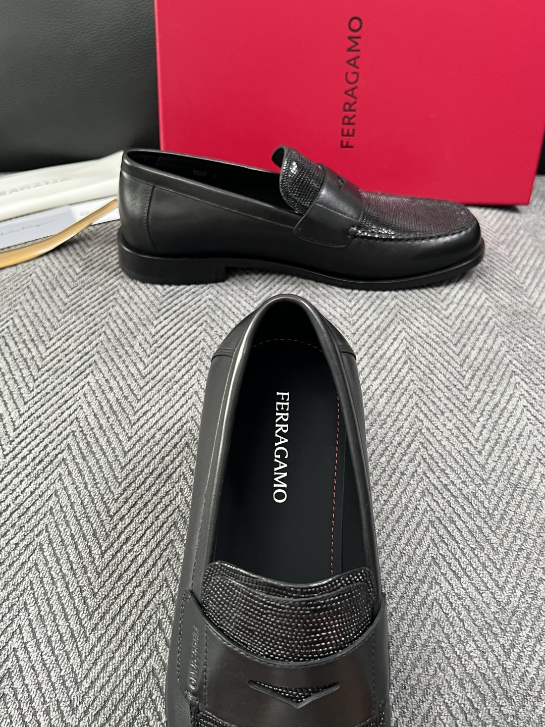 Ferragamo  高品质  顶级工艺品  菲拉格慕   皮鞋 专柜同步发售原厂配置，意大利进口原版牛皮，进口水染牛里