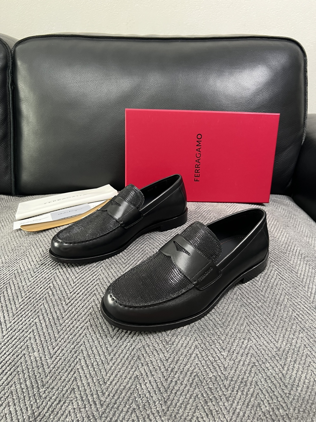 Ferragamo  高品质  顶级工艺品  菲拉格慕   皮鞋 专柜同步发售原厂配置，意大利进口原版牛皮，进口水染牛里