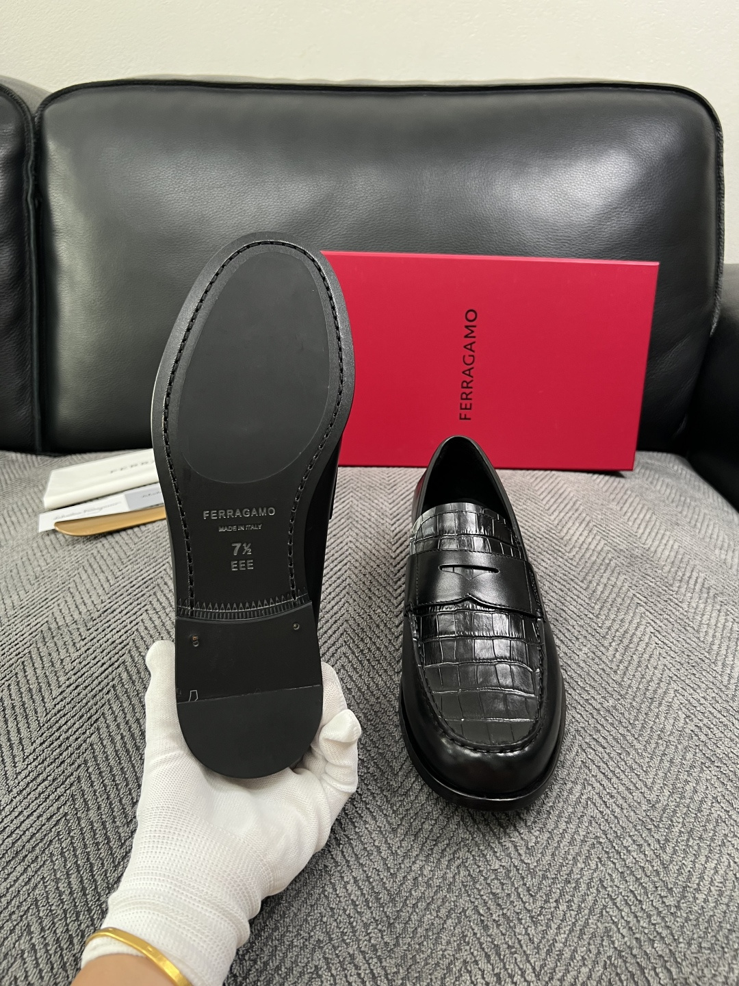 Ferragamo  高品质  顶级工艺品  菲拉格慕   皮鞋 专柜同步发售原厂配置，意大利进口原版牛皮，进口水染牛里