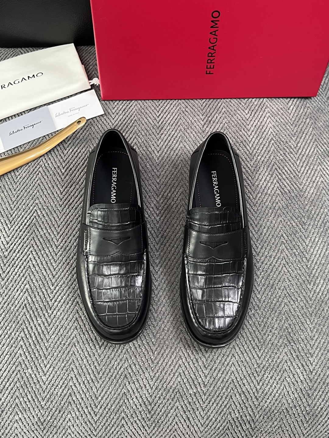 Ferragamo  高品质  顶级工艺品  菲拉格慕   皮鞋 专柜同步发售原厂配置，意大利进口原版牛皮，进口水染牛里