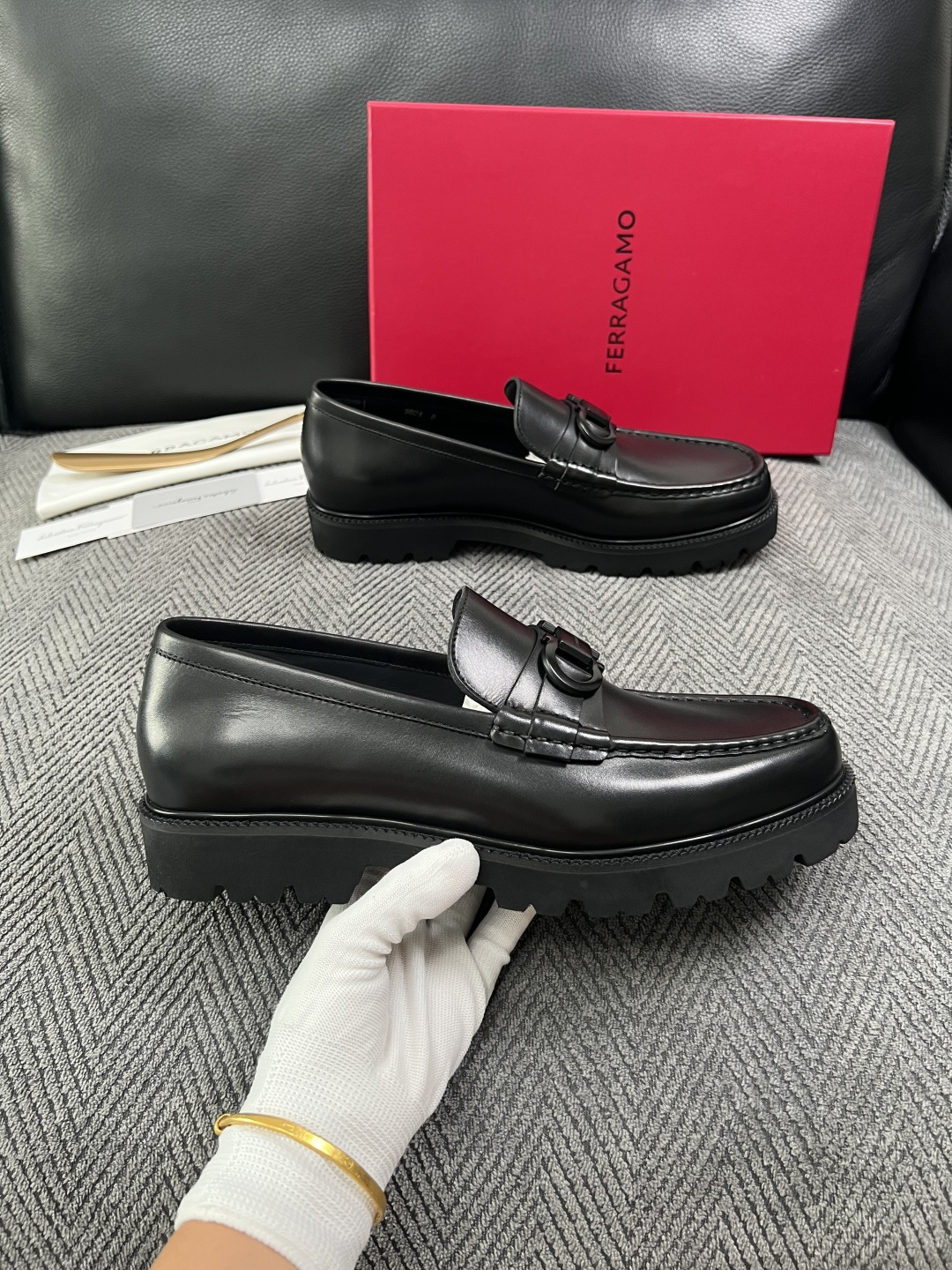 Ferragamo  高品质  顶级工艺品  菲拉格慕   皮鞋 专柜同步发售原厂配置，意大利进口原版牛皮，进口水染牛里