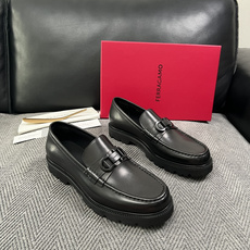 Ferragamo 高品质 顶级工艺品 菲拉格慕 皮鞋 专柜同步发售原厂配置,意大利进口原版牛皮,进口水染牛里 Ferragamo 高品质 顶级工艺品 菲拉格慕 皮鞋 专柜同步发售原厂配置,意大利进口原版牛皮,进口水染牛里