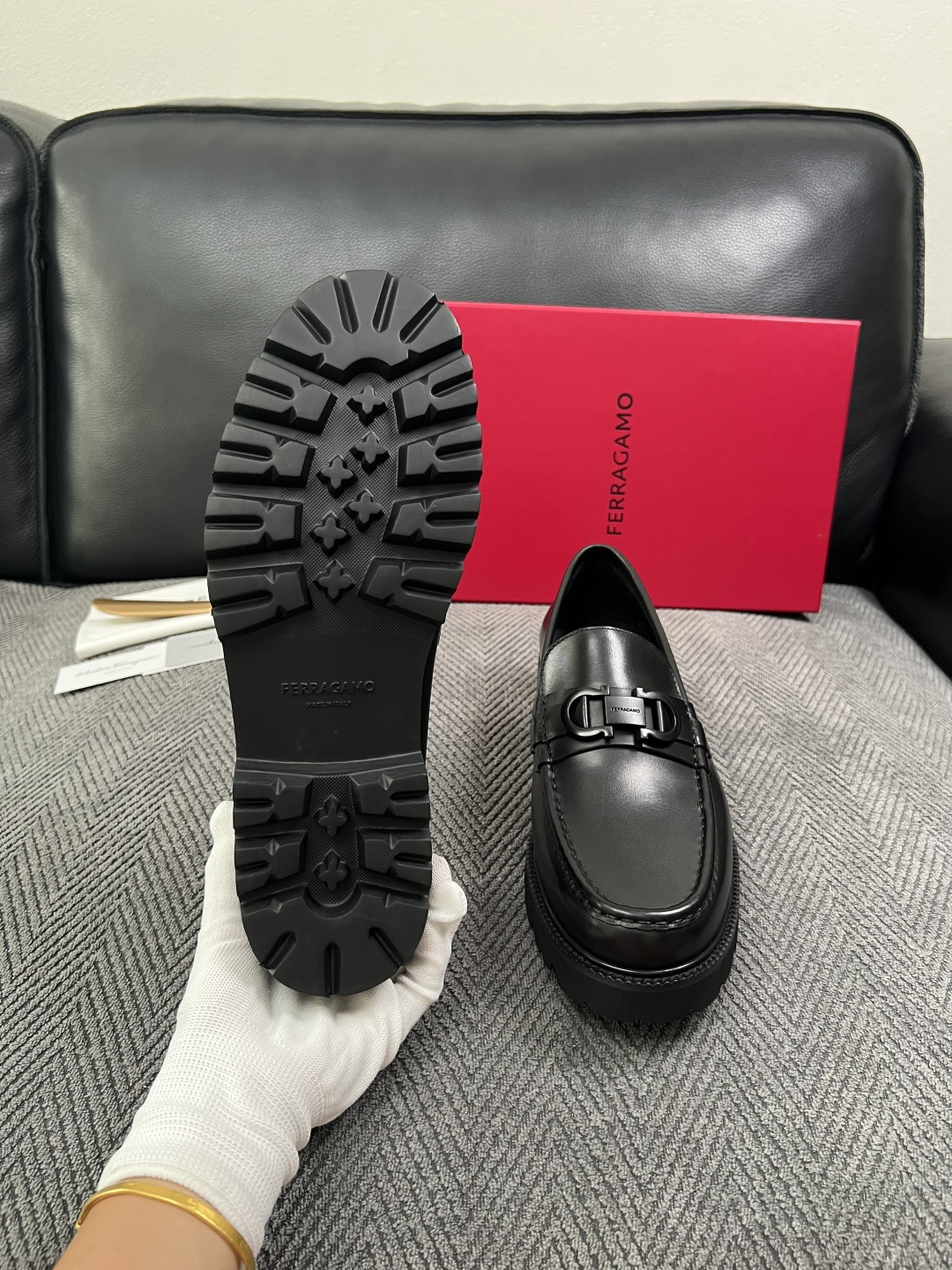 Ferragamo  高品质  顶级工艺品  菲拉格慕   皮鞋 专柜同步发售原厂配置，意大利进口原版牛皮，进口水染牛里