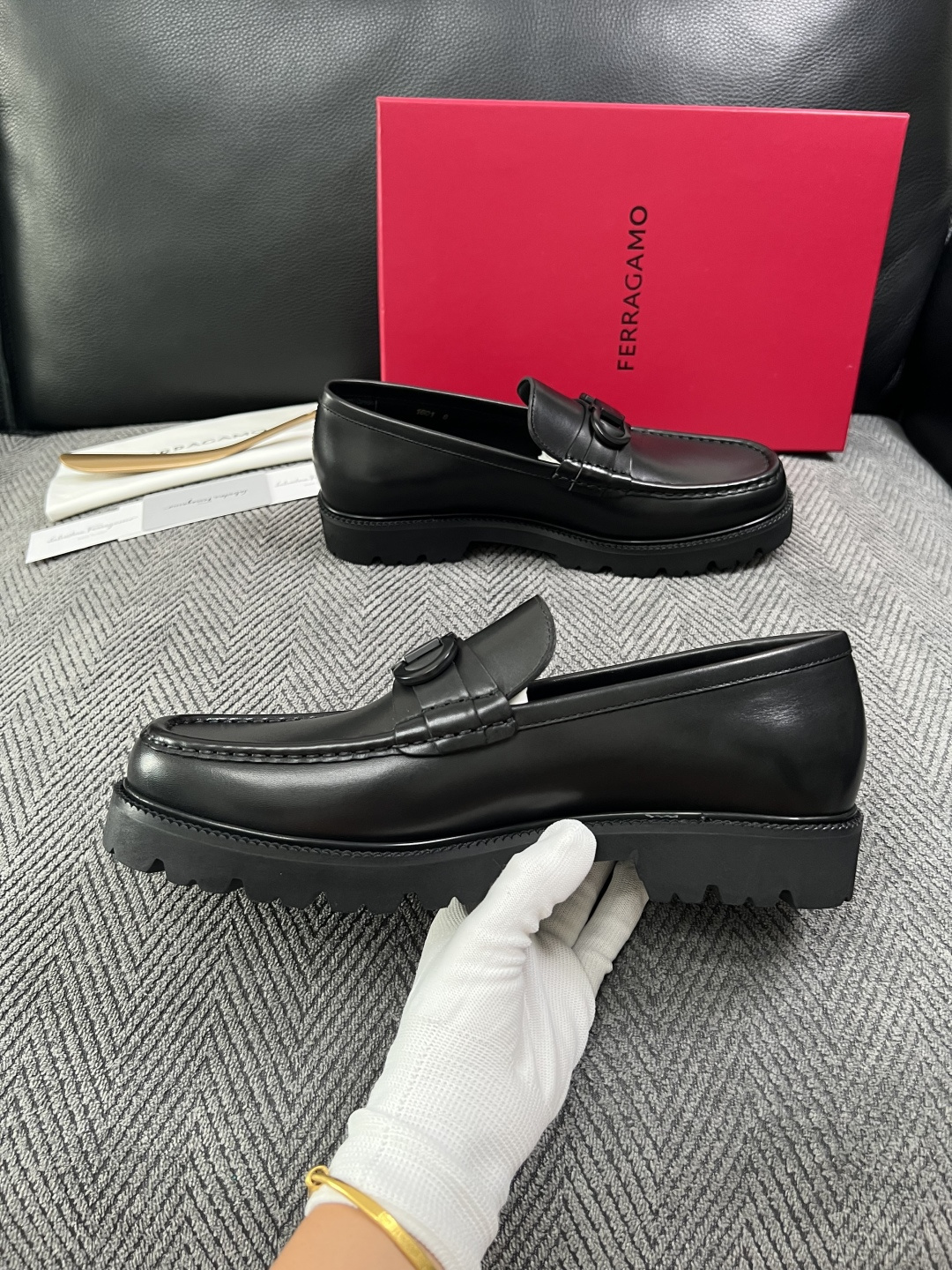 Ferragamo  高品质  顶级工艺品  菲拉格慕   皮鞋 专柜同步发售原厂配置，意大利进口原版牛皮，进口水染牛里