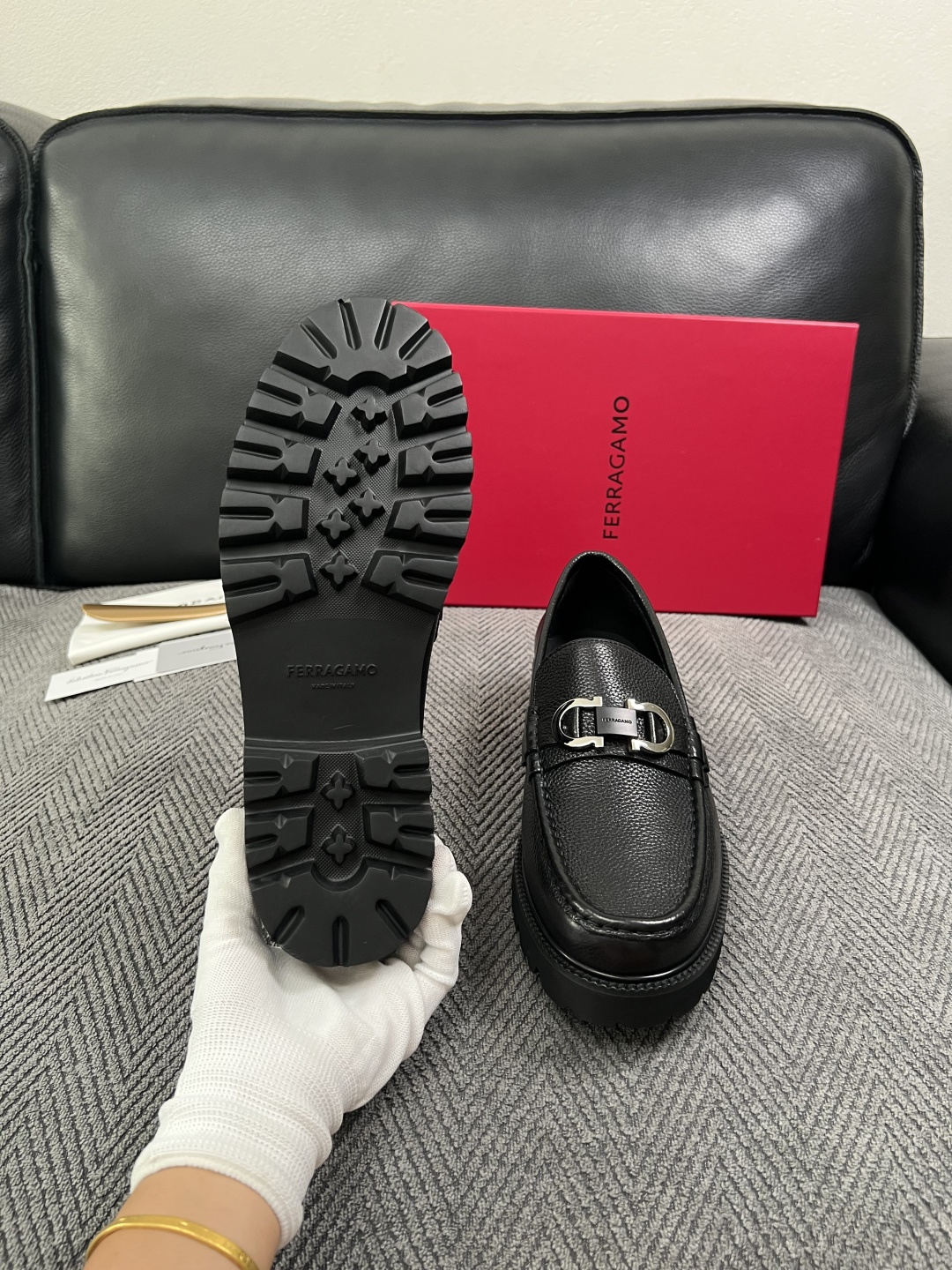 Ferragamo  高品质  顶级工艺品  菲拉格慕   皮鞋 专柜同步发售原厂配置，意大利进口原版牛皮，进口水染牛里
